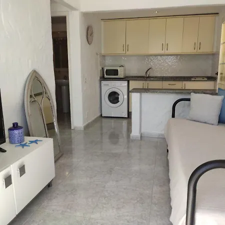 Private A 200 Meters To Yumbo Center Apartment *